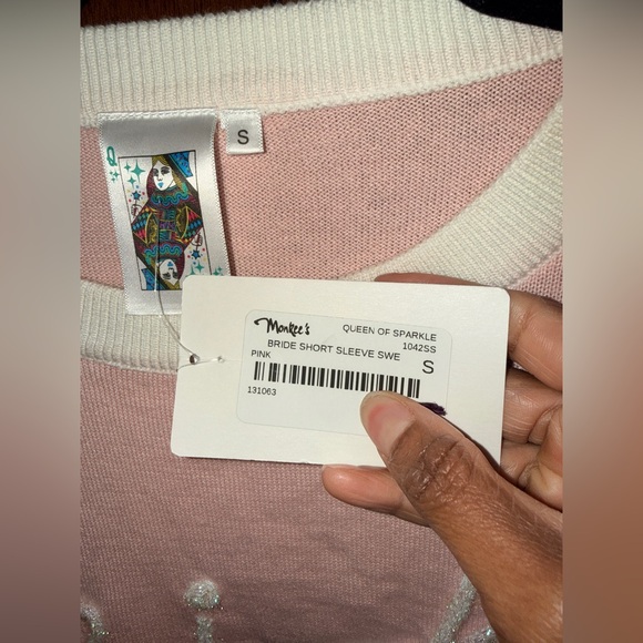 QUEEN OF SPARKLES Bride Glitter Script
Sweater SIZE: SMALL NWT - Picture 9 of 12